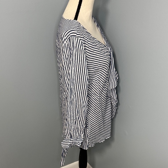 Chico's Women’s Blue/White Striped Blouse Sz 2/M - Picture 3 of 5